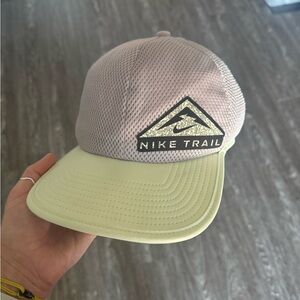 Nike Trail Cap in Light Brown and Pale Yellow